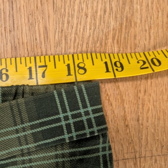 🍀Green Plaid Power! Isaac Mizrahi LIVE Pants - Size 18W (Sass Included)🍀 - Picture 3 of 9